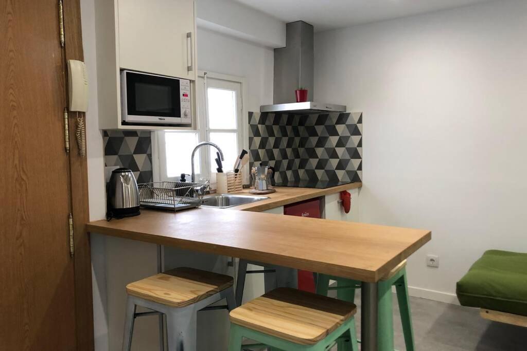 M3 Terrace. Cool Apartment 15 Min Center By Metro Esplugues de Llobregat Ngoại thất bức ảnh